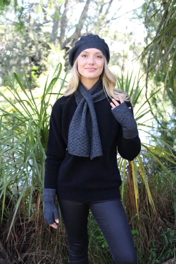 DASH KEYHOLE SCARF