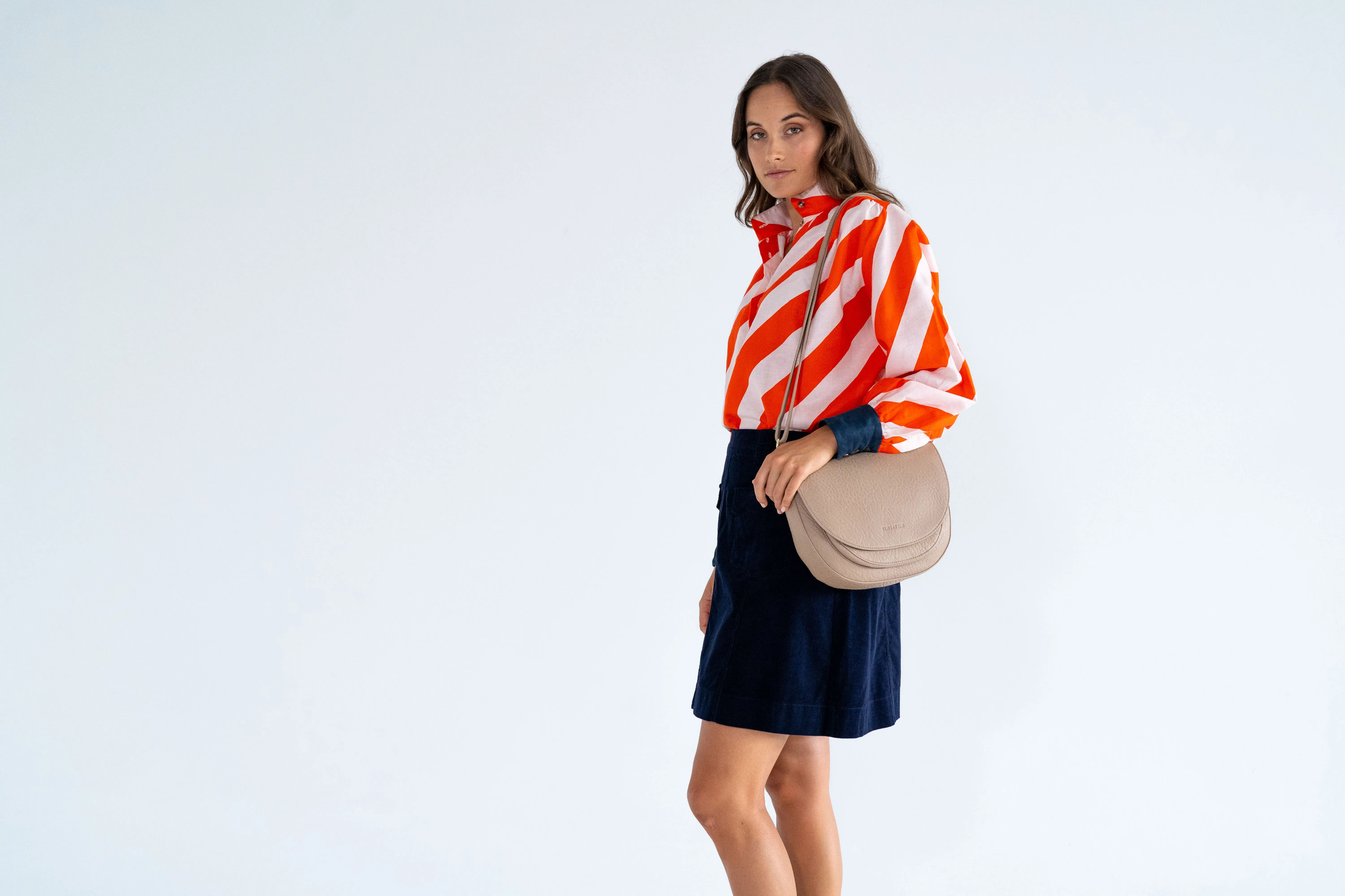 Elms   King - Salerno Crossbody - Latte