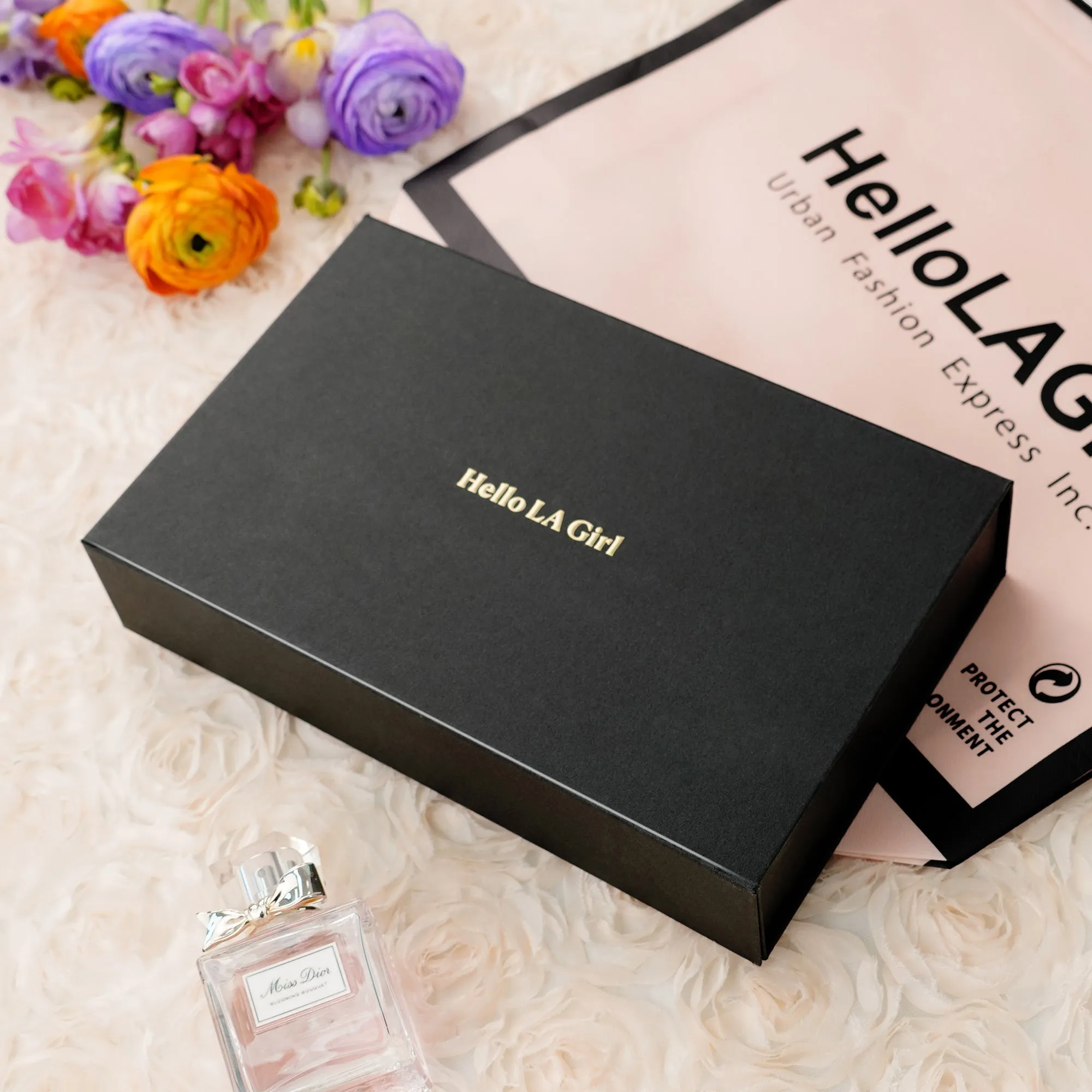 Hello.LA.Girl Gift Box