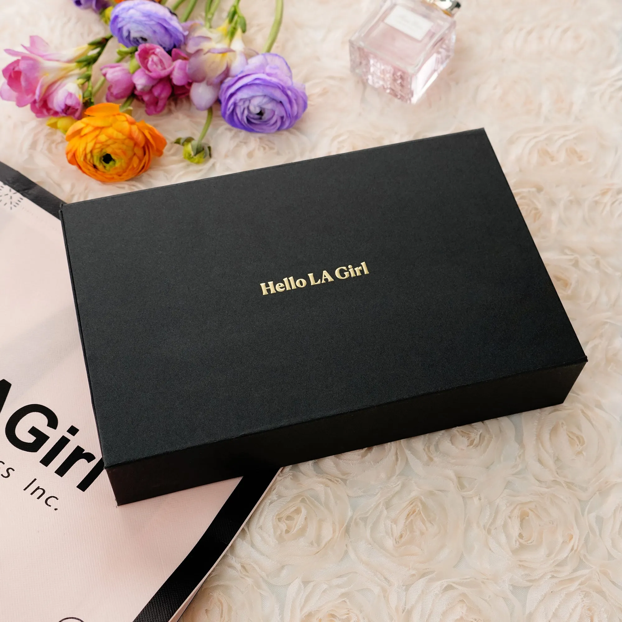 Hello.LA.Girl Gift Box