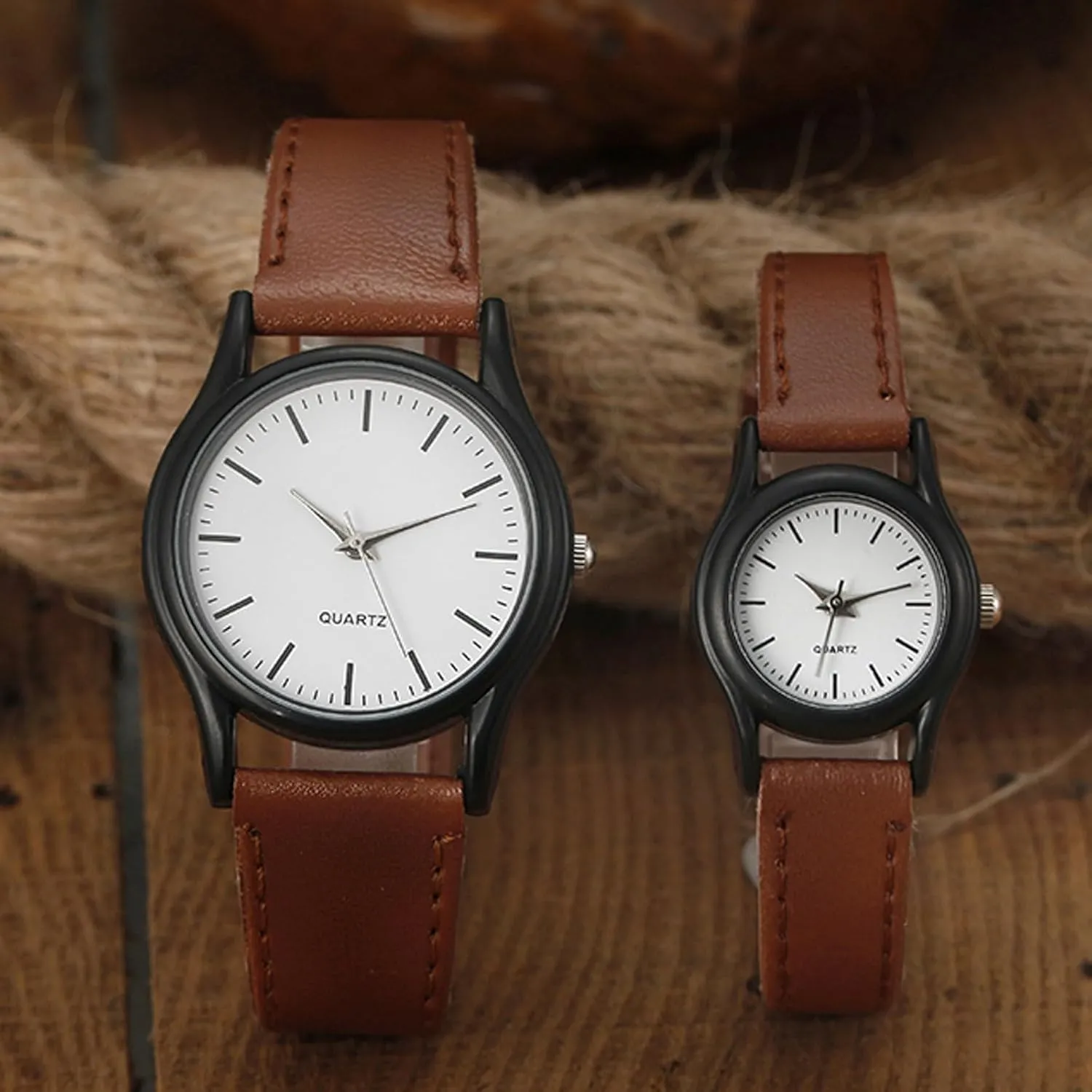 Unisex Lovers Fashion Business Design Hand Watch Leather Watch Vintage Small Face Round Watches for Women Men